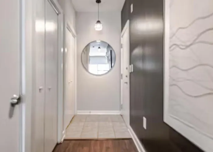Studio Apt King Bed, Beltline Eastside Trail - Pets Welcome!