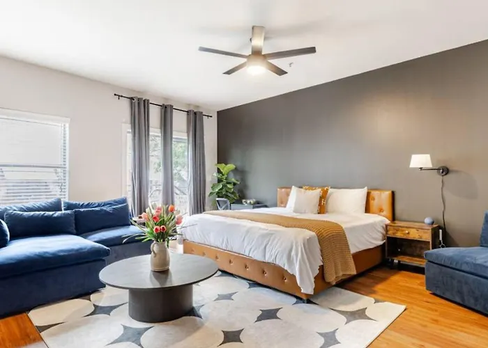Studio Apt King Bed, Beltline Eastside Trail - Pets Welcome!