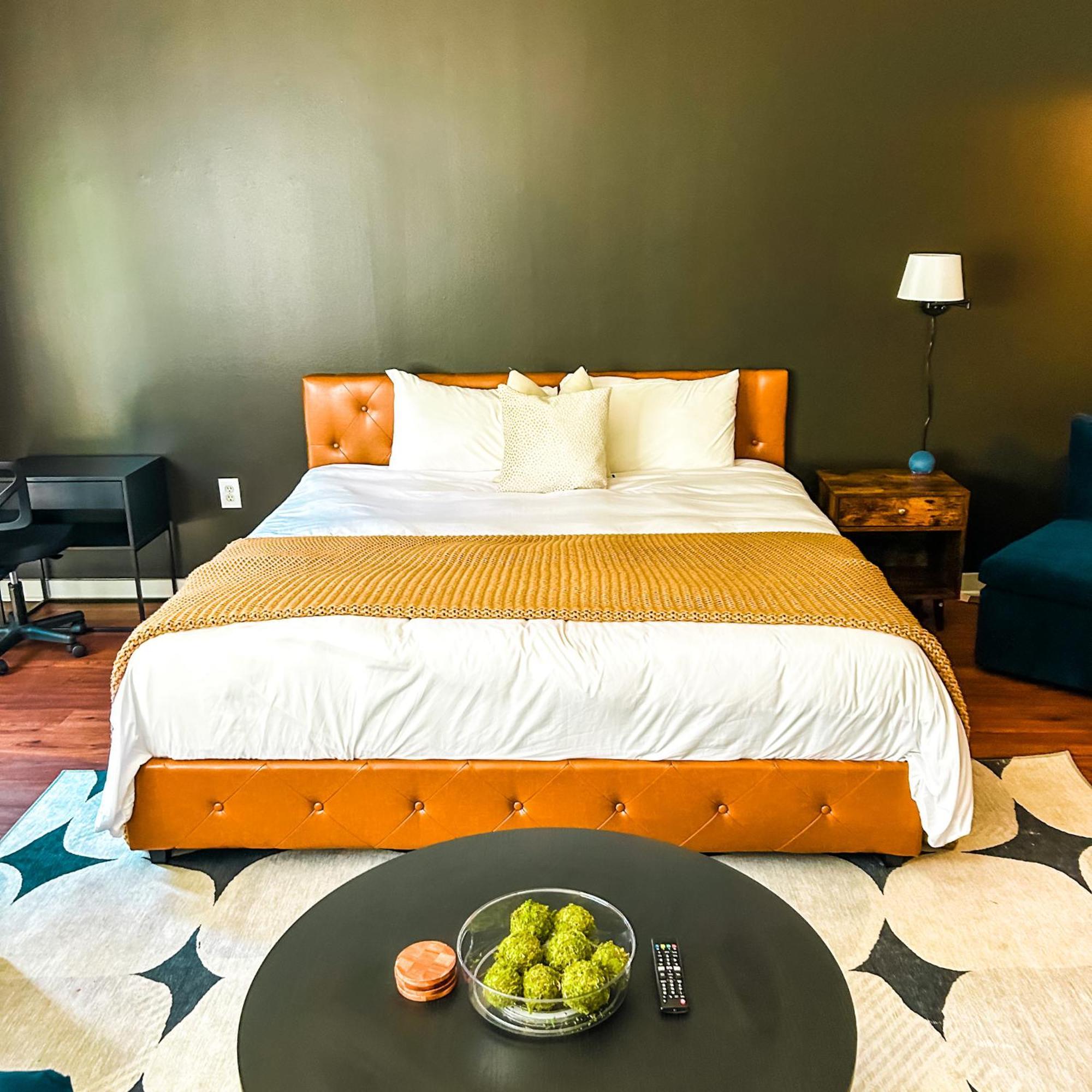 King Bed, Beltline Eastside Trail - Pets Welcome! Atlanta